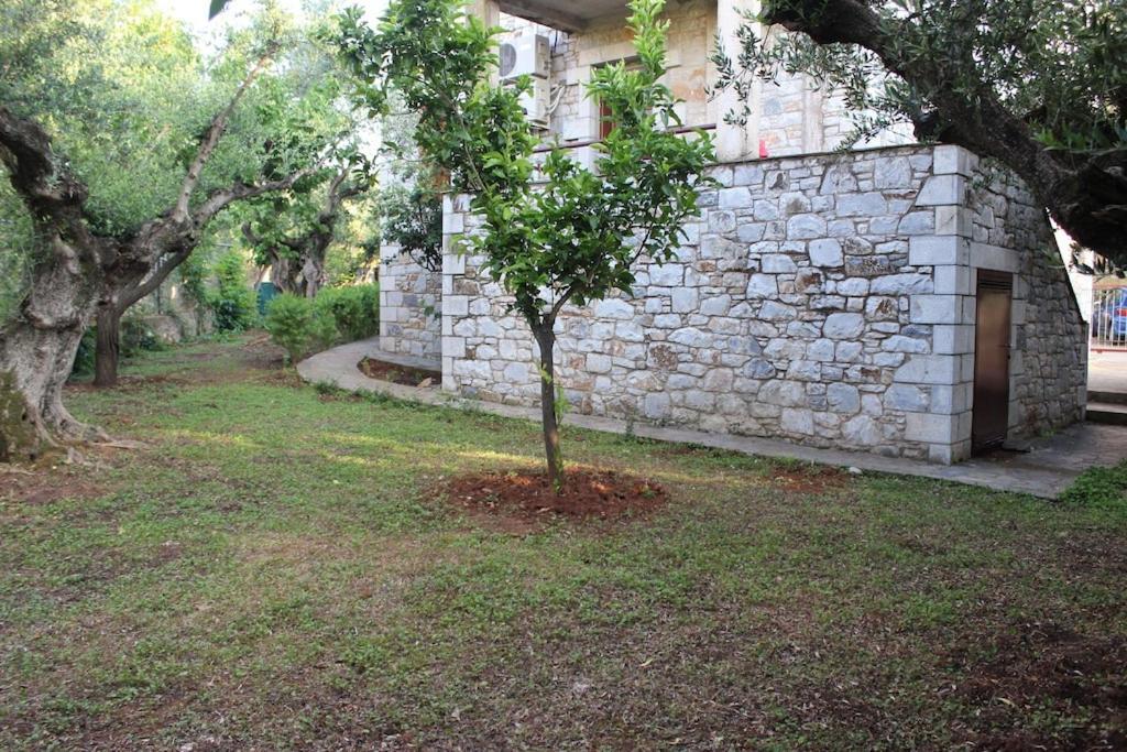 Hanakia Stoupa Exterior photo