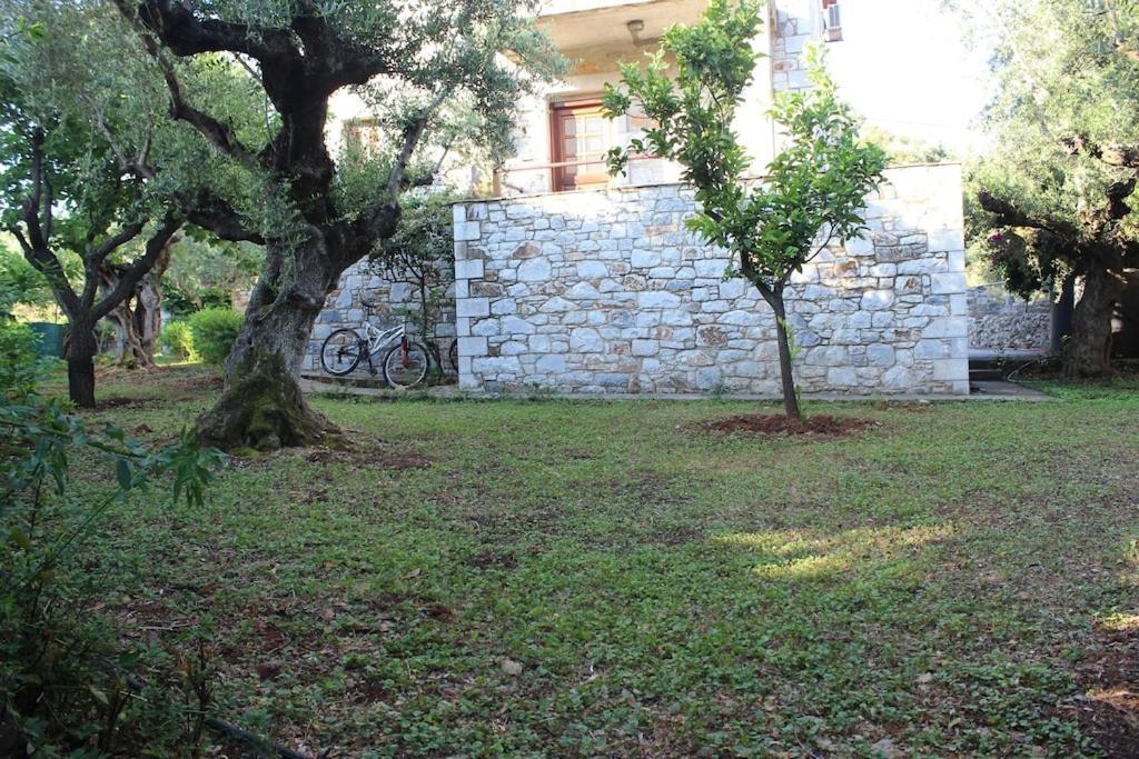 Hanakia Stoupa Exterior photo